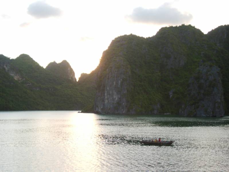 vietnamhbsunset.jpg