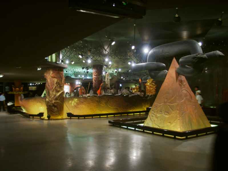 vietnamhcmmusdisplays.jpg